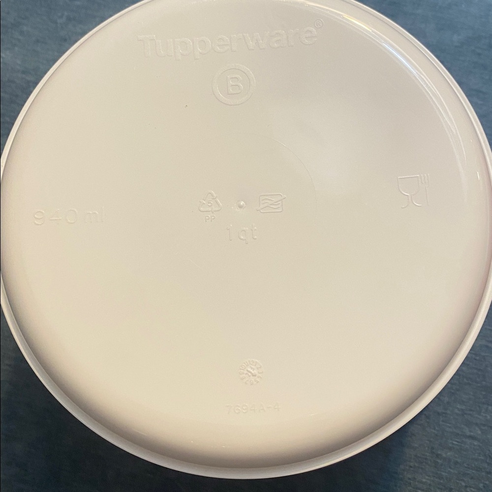 Tupperware Urban Move stacking Containers NEW - Picture 6 of 7